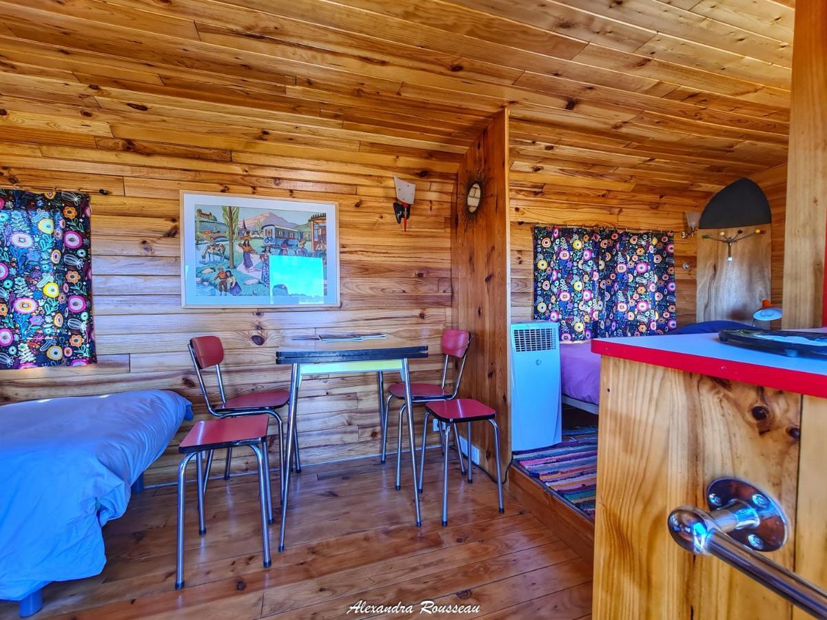 Maison d'hôtes Manoir du Bois Joly - Roulotte Vintage à Margon  Extérieur photo